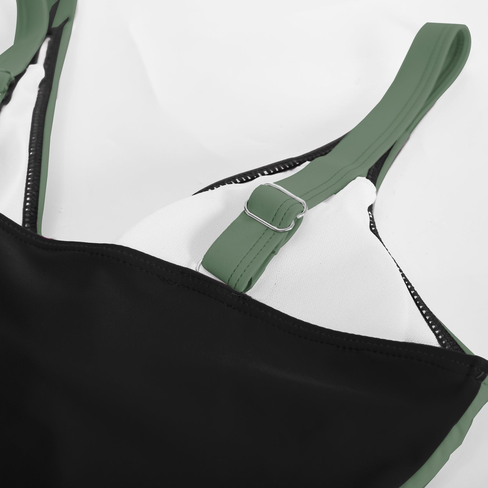Evelin | Tu bañador discreto para unos días de playa relajados