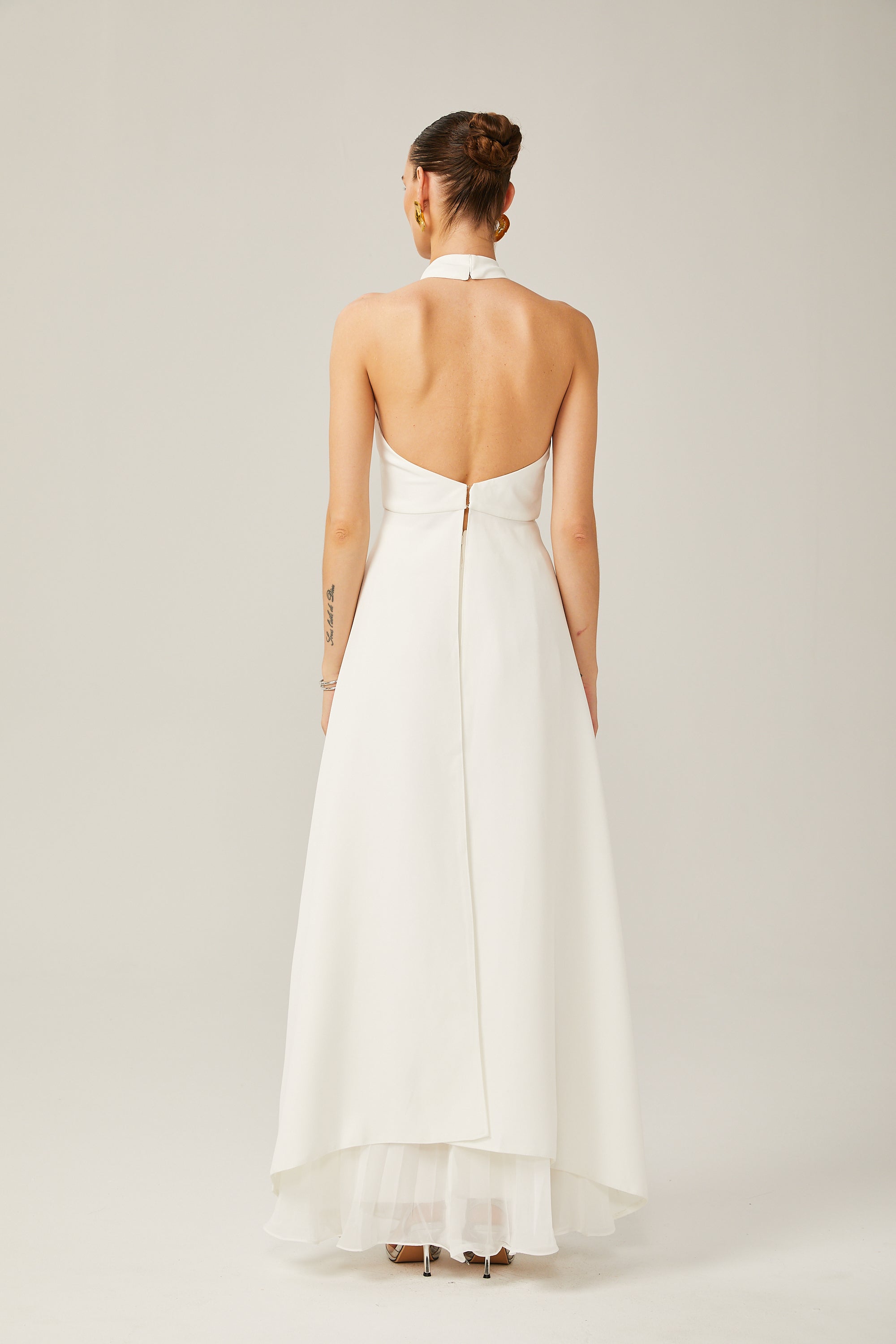 Inés vestido largo halterneck por capas