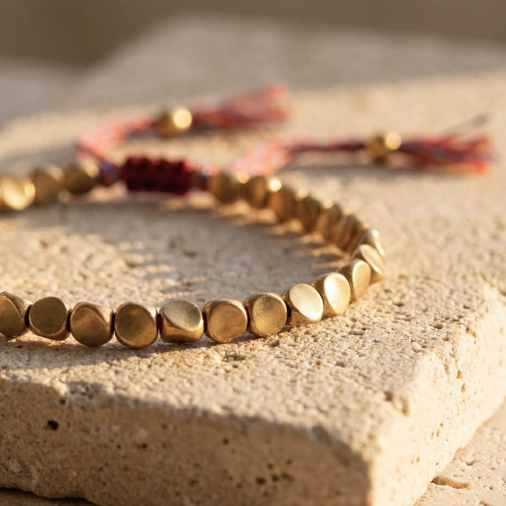 Pulsera tibetana de cuentas de cobre